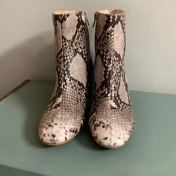Chinese Laundry Daria snake print ankle boot size 5.5 block heel retro - Picture 2 of 6